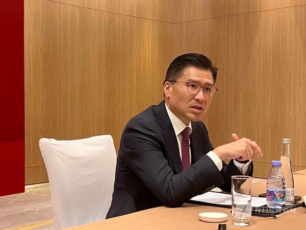 中祥网 香港特别行政区第七届立法会议员、香港资讯科技联会会长邱达根：香港可赋能内地科技企业与国际标准接轨